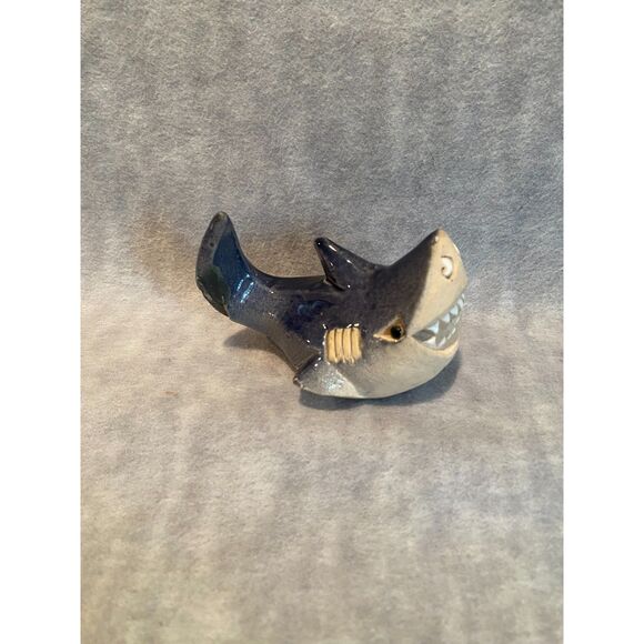 Artesania Rinconada Adult Smiling Shark 3-1/2" Blue Stoneware Clay Uruguay‎ - Picture 13 of 13